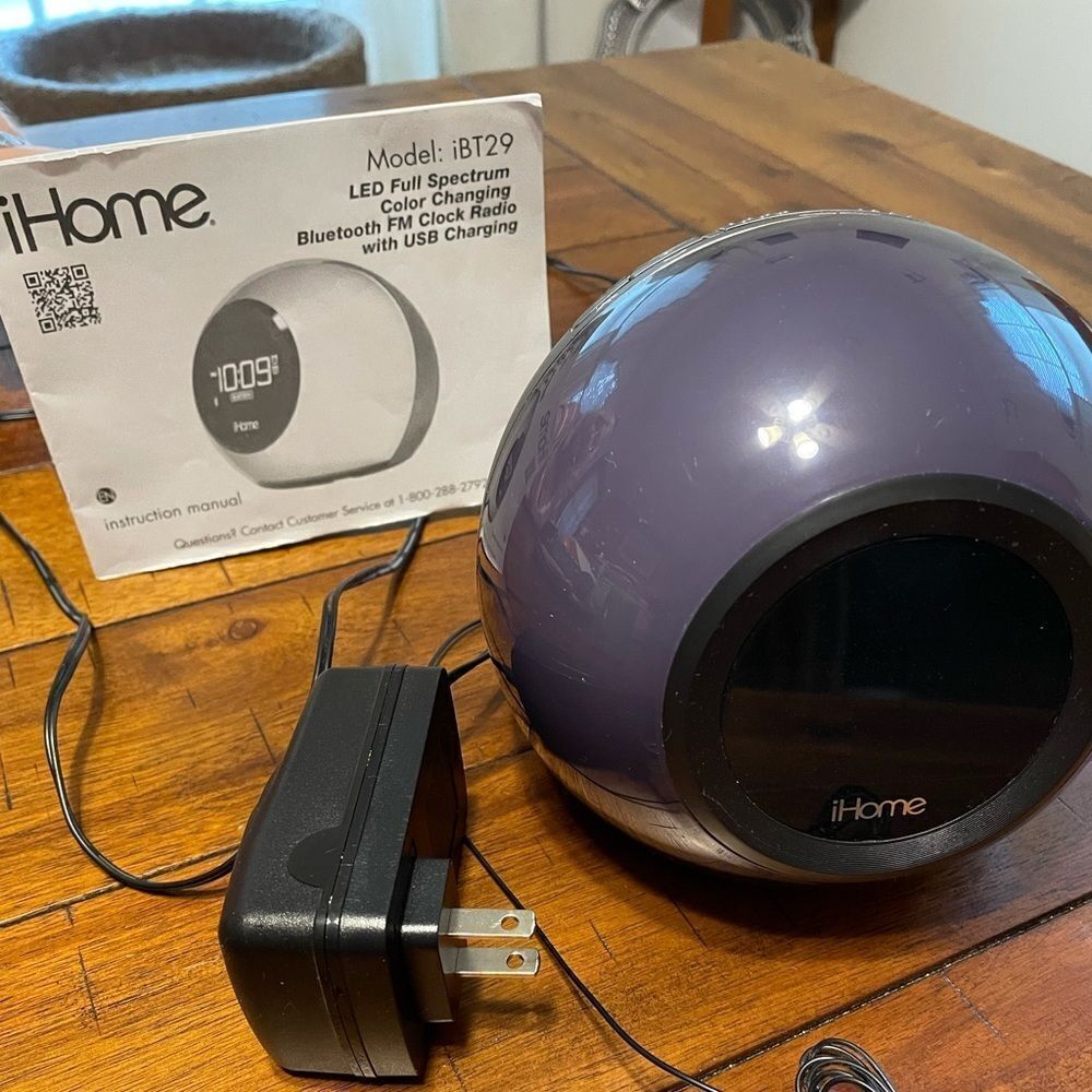 IHome Clock With Color Changing Light